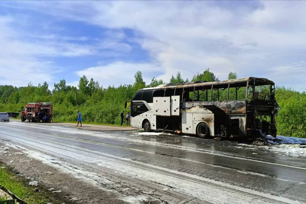 Под Костромой сгорел автобус, везший детей в санаторий