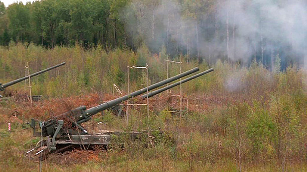 Огненные «пионы» уничтожили «врага» под Санкт-Петербургом