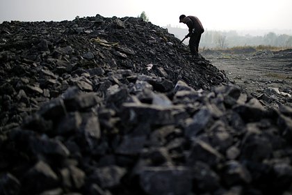Из-за обрушения на золотом руднике в Китае оказались заблокированы 18 человек