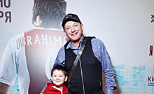 Марат Башаров пришел на премьеру фильма с подросшим сыном, а Александр Энберт — с беременной женой