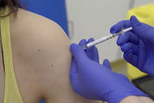 В Китае две компании приступили к испытаниям на людях вакцины от COVID-19