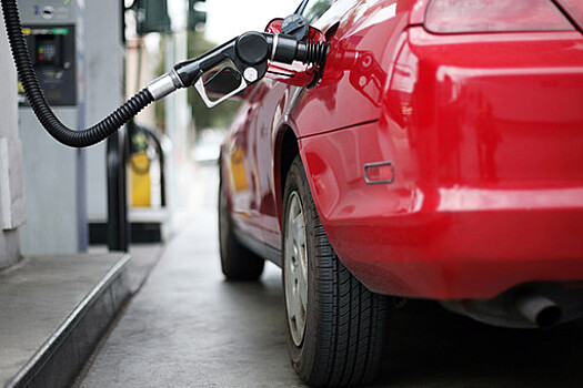 Нефтяным компаниям посоветовали увеличить продажи бензина