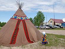 Тревел-блогерша рассказала, как живется пенсионерке в чуме в ЯНАО