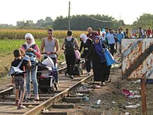 Меркель критикует Грецию за небольшое число мест для беженцев