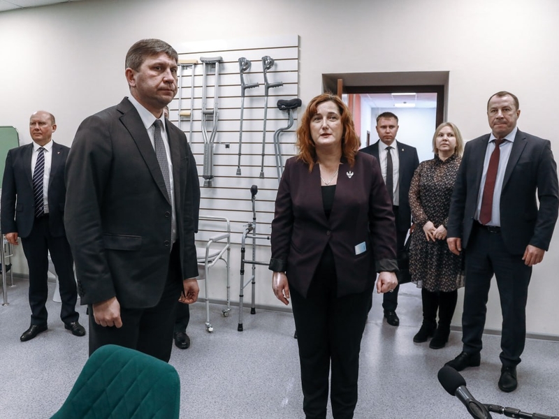 Заместитель полпреда президента РФ в ПФО Александр Тихонов посетил в Пензе филиал фонда «Защитники Отечества»