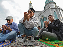 «Приезжих меньше не становится» Подпольные мечети, давка и косые взгляды: как в Москве живут миллионы мусульман?