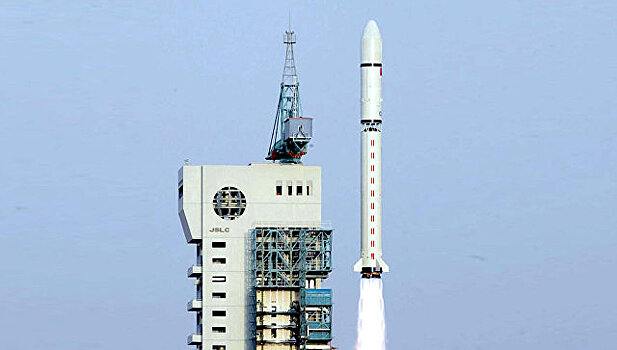 Китай отправил на космодром "Вэньчан" ракету-носитель "Чанчжэн-5"