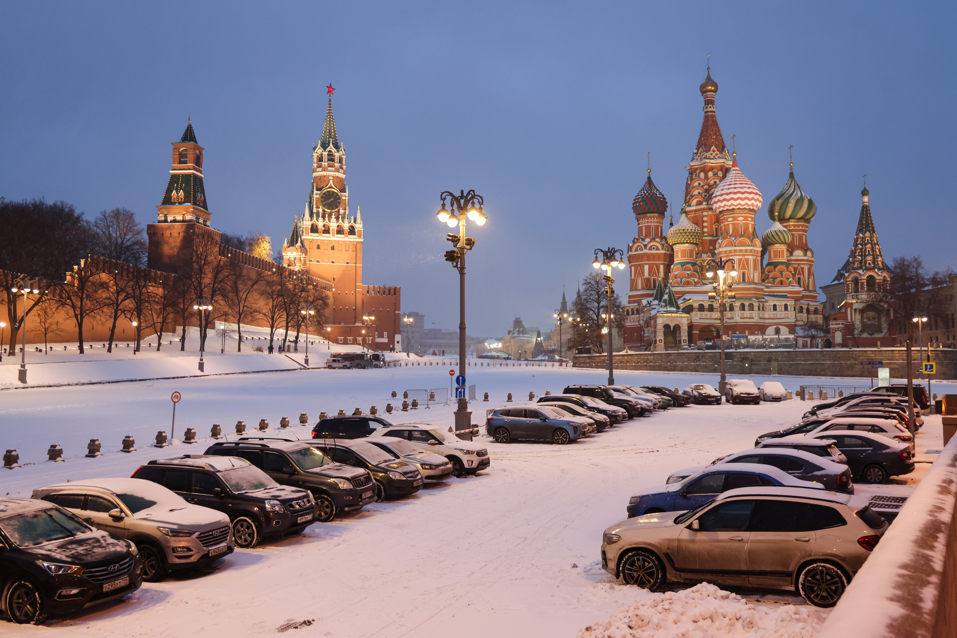 Определены даты бесплатной парковки на новогодние праздники в Москве