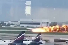 Экипаж загоревшегося Superjet 100 заявил о попадании молнии в самолет