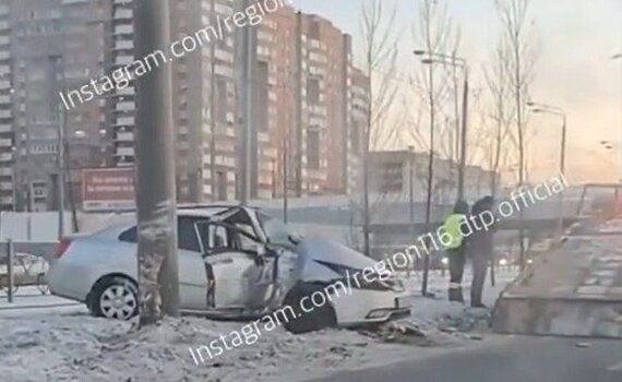 Крупная авария в Татарстане: легковушку протаранили сразу два грузовика