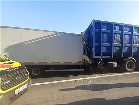 На трассе М-5 под Самарой погиб водитель одного из столкнувшихся грузовиков