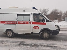 В Омске такси сбило двух подростков на пешеходном переходе