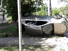 Около роддома на «стошке» Renault перевернулся на крышу после столкновения с Chery