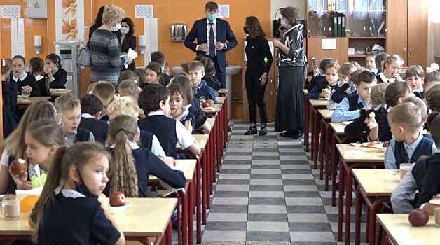 В Калининграде чиновники после жалоб родителей проверили еду в школьных столовых