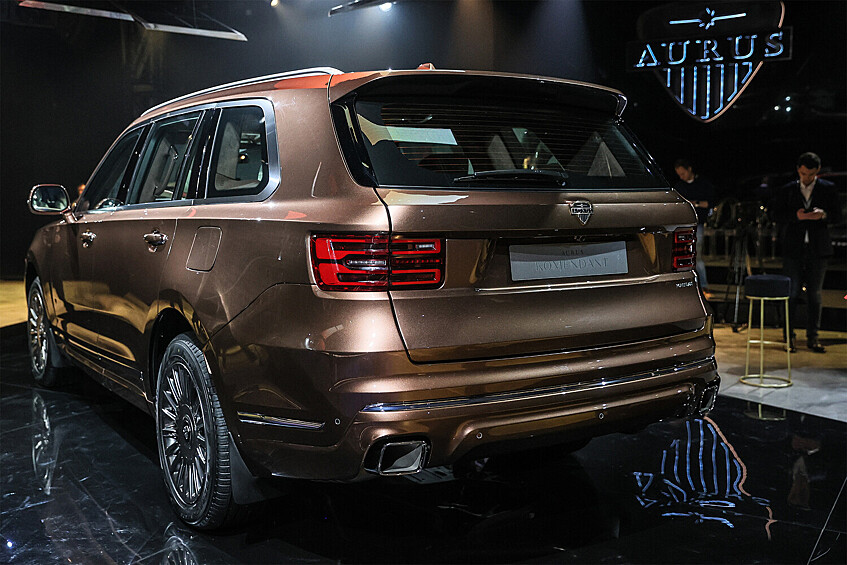 Презентация внедорожника Aurus Komendant в музее Гаража особого назначения (ГОН) в павильоне 53 на ВДНХ в Москве, 29 сентября 2022 года