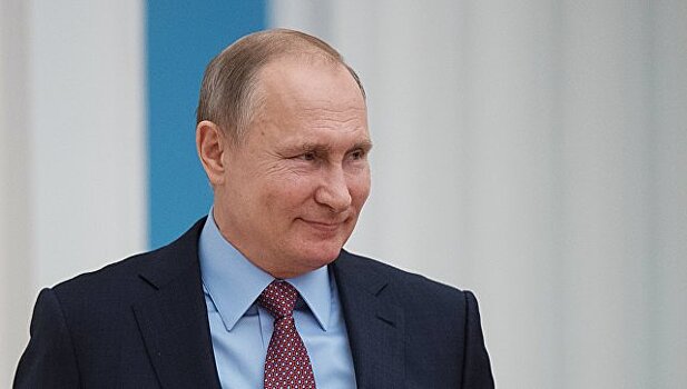 Путин рассказал, почему все праздники проводит в России