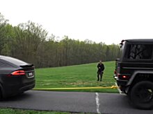 Кто мощнее в перетягивании каната: Tesla Model X &amp; Mercedes G550 4×4