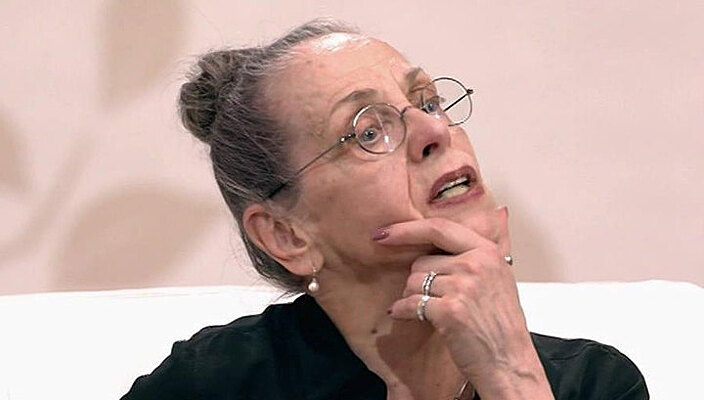 Үлкен қара әтеш терең аққұбалар жопы