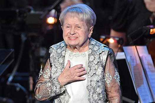 Александра Пахмутова передала семейные творческие архивы в библиотеку