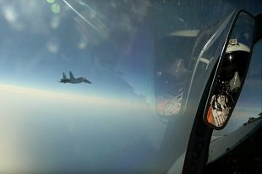 Российские бомбардировщики под Калининградом "уничтожили" противника