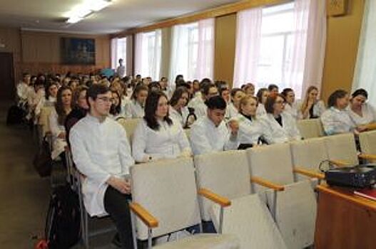 Врач рассказала о здоровом образе жизни будущим медикам Ярославля