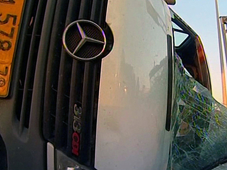 Пьяный водитель фуры из России волок за собой булыжник в Зальцбург