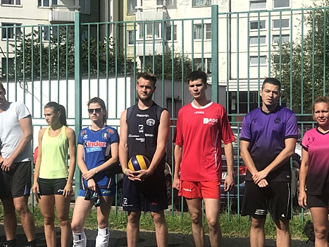 Волейболисты Ясенева сразились за звание чемпионов района