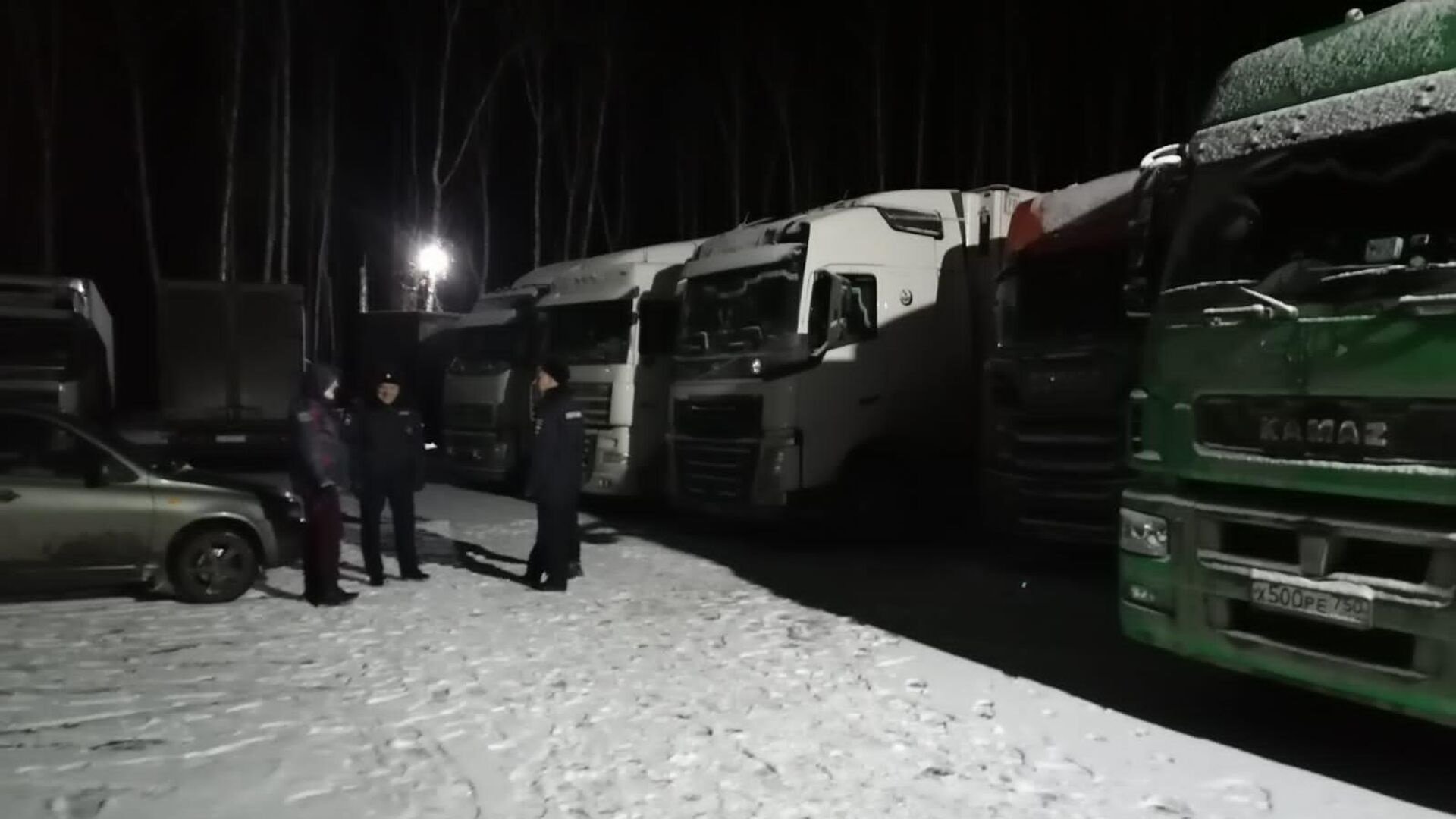 В Бурятии дальнобойщик заколол клинком коллегу