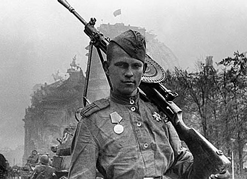 Зачем Сталин вернул погоны в армию в 1943 году