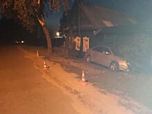 В Торопце автомобиль врезался в жилой дом, водитель сбежал