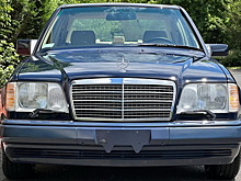 Старый дизельный Mercedes W124 был продан с молотка дороже нового E-Class