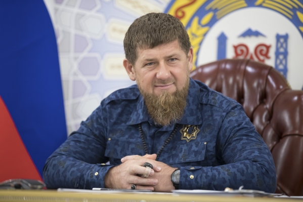 Рамзан Кадыров раздал автомобили духовникам из Чечни