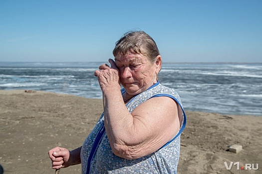 Село под Волгоградом падает с обрыва в Волгоградское водохранилище