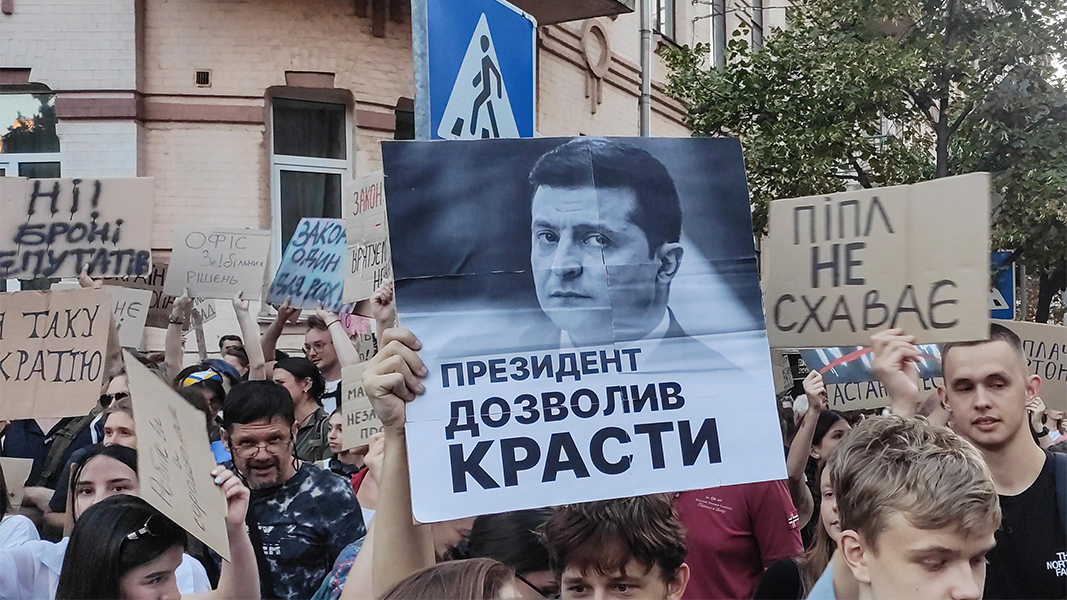 В Британии призвали Зеленского сложить свои полномочия