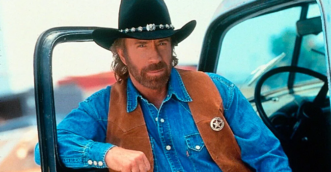 Куда пропал «Крутой Уокер» из девяностых Чак Норрис