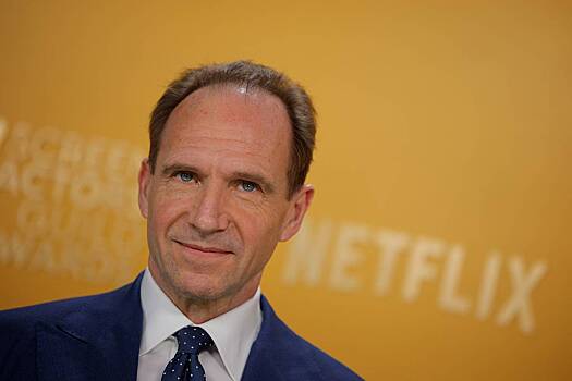 Рэйф Файнс удивил фанатов фото с голым торсом