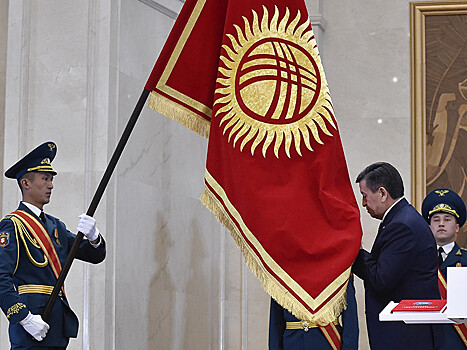 Президент Киргизии списал долг перед Россией