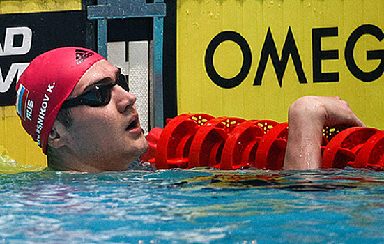 Колесников выиграл золото Спартакиады в заплыве на 100 метров вольным стилем