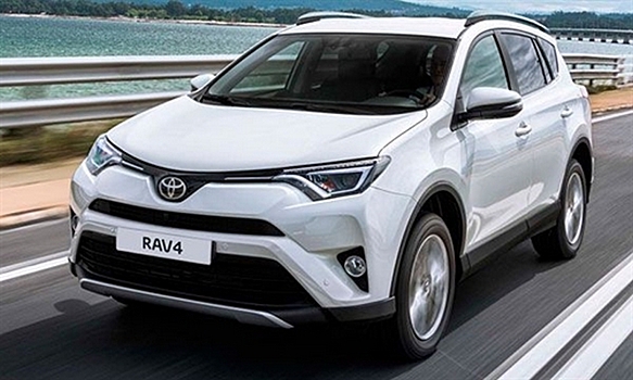 Кроссоверы Toyota стали лидерами рынка России