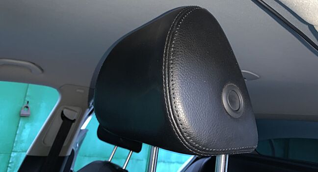 Разрешено ли демонтировать подголовники задних сидений?