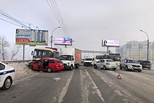 В ГИБДД Новосибирска назвали причину массового ДТП на Димитровском мосту