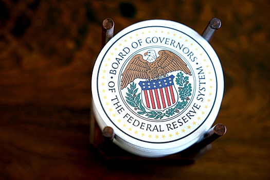 ФРС США не стала менять базовую ставку третий раз подряд