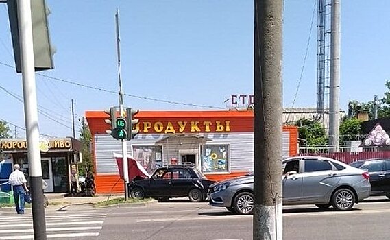 В Майкопе на тротуаре сбили продавщицу кваса