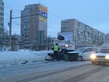 Лобовое столкновение в Ульяновске спровоцировало пробку на Кирова