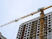 Подростка чуть не убило покатившейся бочкой на стройке в Новой Москве