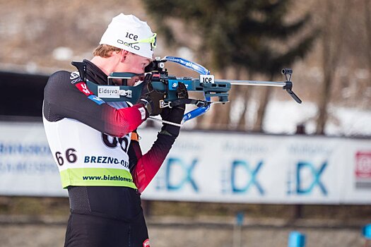 Норвежский биатлонист Андерсен потерял 2,5 минуты в эстафете. По его мишени стрелял швед