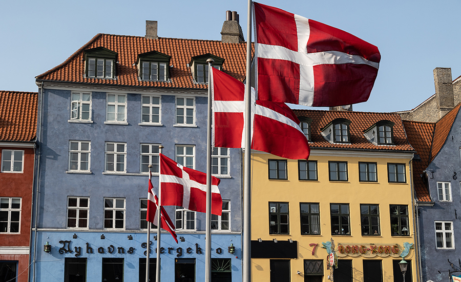 Дания пригрозила начать скупать штаты США