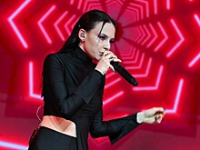 Певица Нюта вышла на публику с новым имиджем