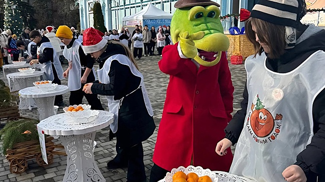 В Железноводске прошел чемпионат по очистке мандаринов