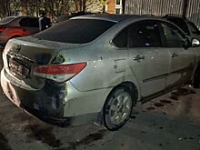 Четыре авто пострадало от вспыхнувшего огня на парковке в Нижнем Новгороде